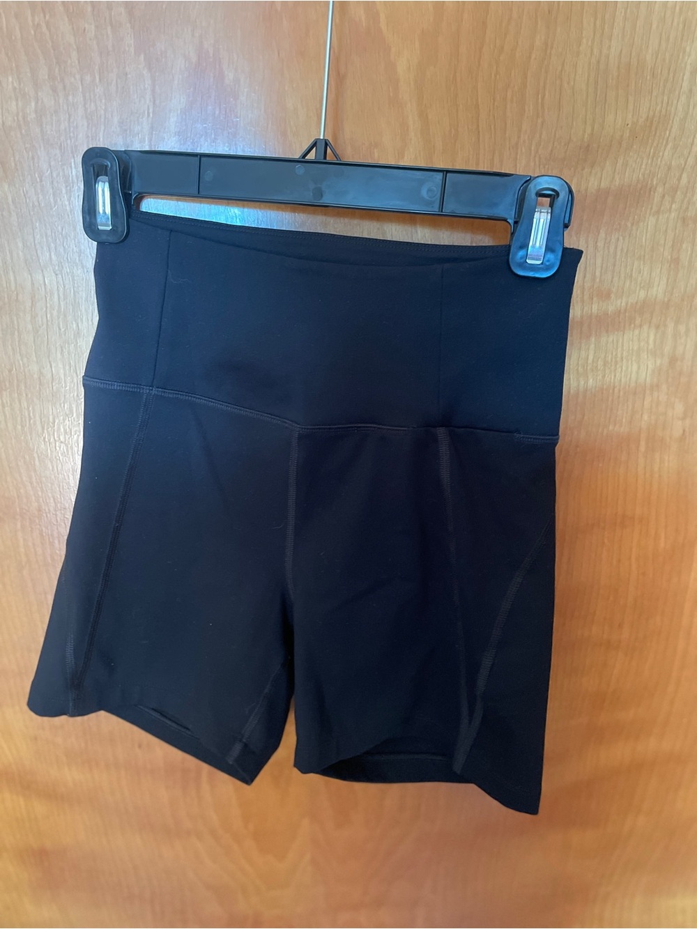 Girlfriend Collective short black biker shorts in great condition